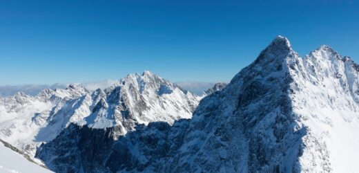 Groźny wypadek na Rysach. Spadający turysta strącił dwie osoby