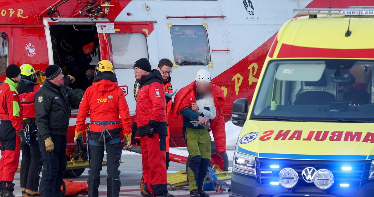 Groźny wypadek na Rysach. Spadający turysta strącił małżeństwo