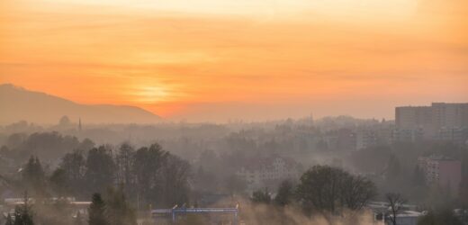 Ogromny smog wisi nad województwem śląskim