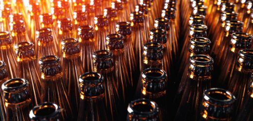 Niemcy jeżdżą do Austrii oddawać butelki i skrzynki