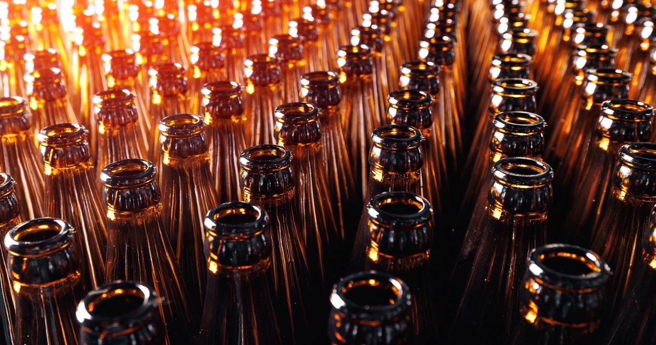 Niemcy jeżdżą do Austrii oddawać butelki i skrzynki