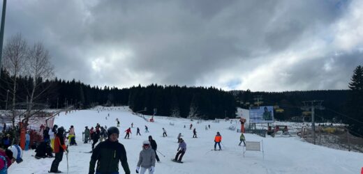 Turyści się boją, powodzianie liczą straty