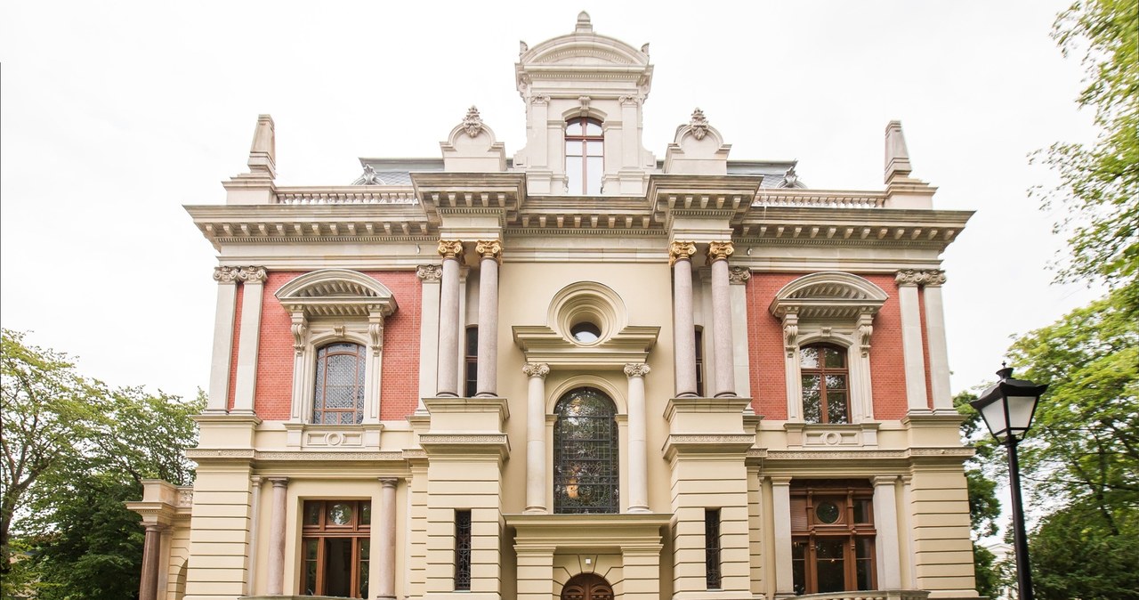 120 tys. zł na alkohol. Szczecińska Willa Lentza pod lupą NIK