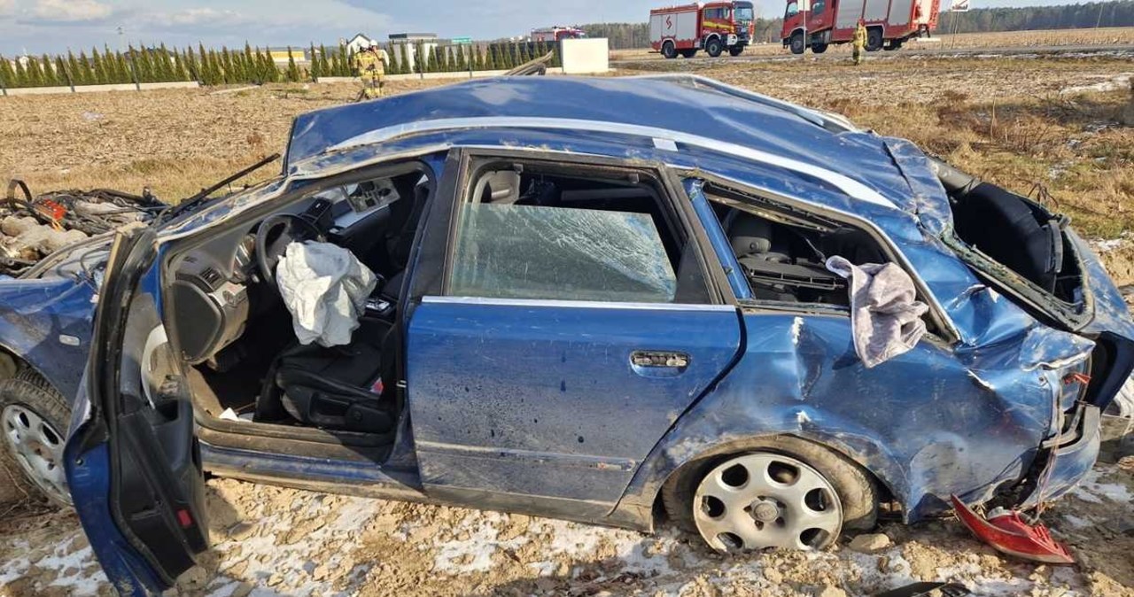 Zranił brata nożem, a następnie „przeleciał” samochodem nad ogrodzeniem posesji