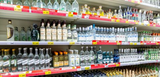 Nocna sprzedaż alkoholu w poznańskich Jeżycach wciąż dozwolona