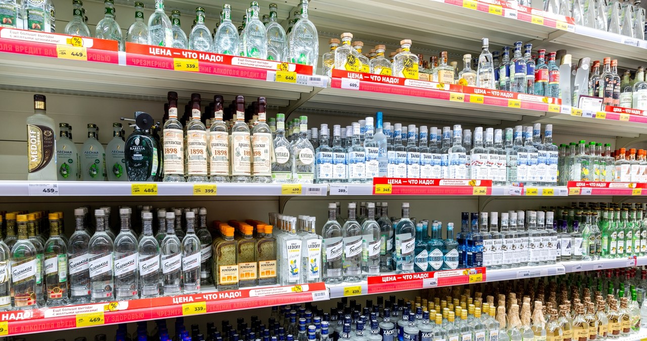 Nocna sprzedaż alkoholu w poznańskich Jeżycach wciąż dozwolona