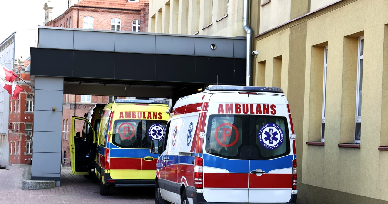 Atak na sanitariusza. Pacjent pod wpływem narkotyków złamał mu rękę