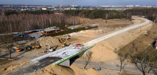 Ponad 15 tysięcy samochodów na dobę w Bełchatowie. Wkrótce ma być lżej