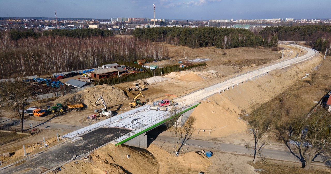 Ponad 15 tysięcy samochodów na dobę w Bełchatowie. Wkrótce ma być lżej