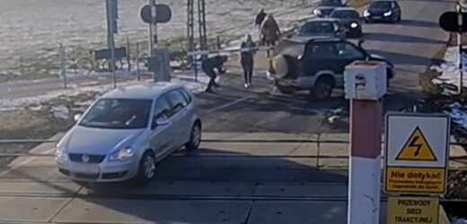 Thriller na torach. Auto się zepsuło, pociąg był coraz bliżej [NAGRANIE]