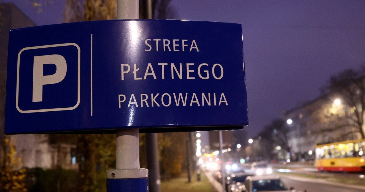Prawie 62 mln zł z mandatów za złe parkowanie. Tak zarabia Warszawa