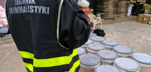 Służby zlikwidowały nielegalną fabrykę farmaceutyków w Otwocku