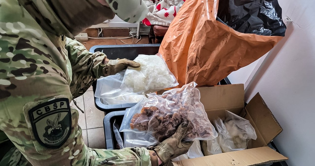 Ponad 50 kg mefedronu, 2 osoby z zarzutami. Akcja CBŚP