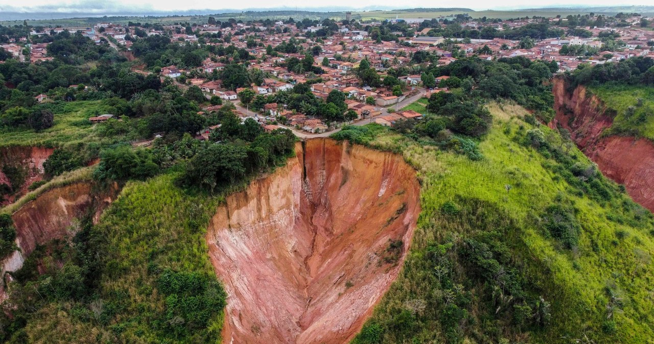 Wielki dramat mieszkańców. Zapadliska pochłaniają brazylijskie miasto