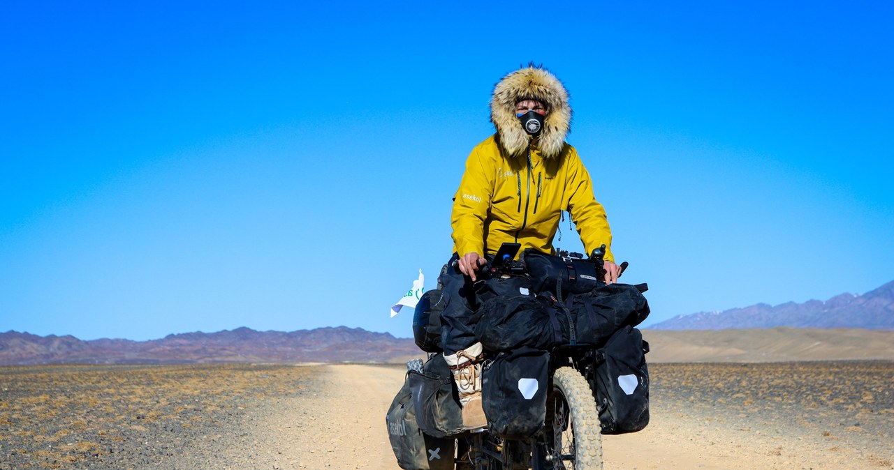 Mateusz Waligóra na Gobi: Pierwsze dni za nim, jeszcze ponad 1000 km