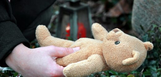 Ośmiolatka ze śladami pobicia. Ojciec ma zakaz zbliżania się