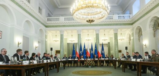 „Szarża” Błaszczaka. RBN zakończona ostrą wymianą zdań z Tuskiem