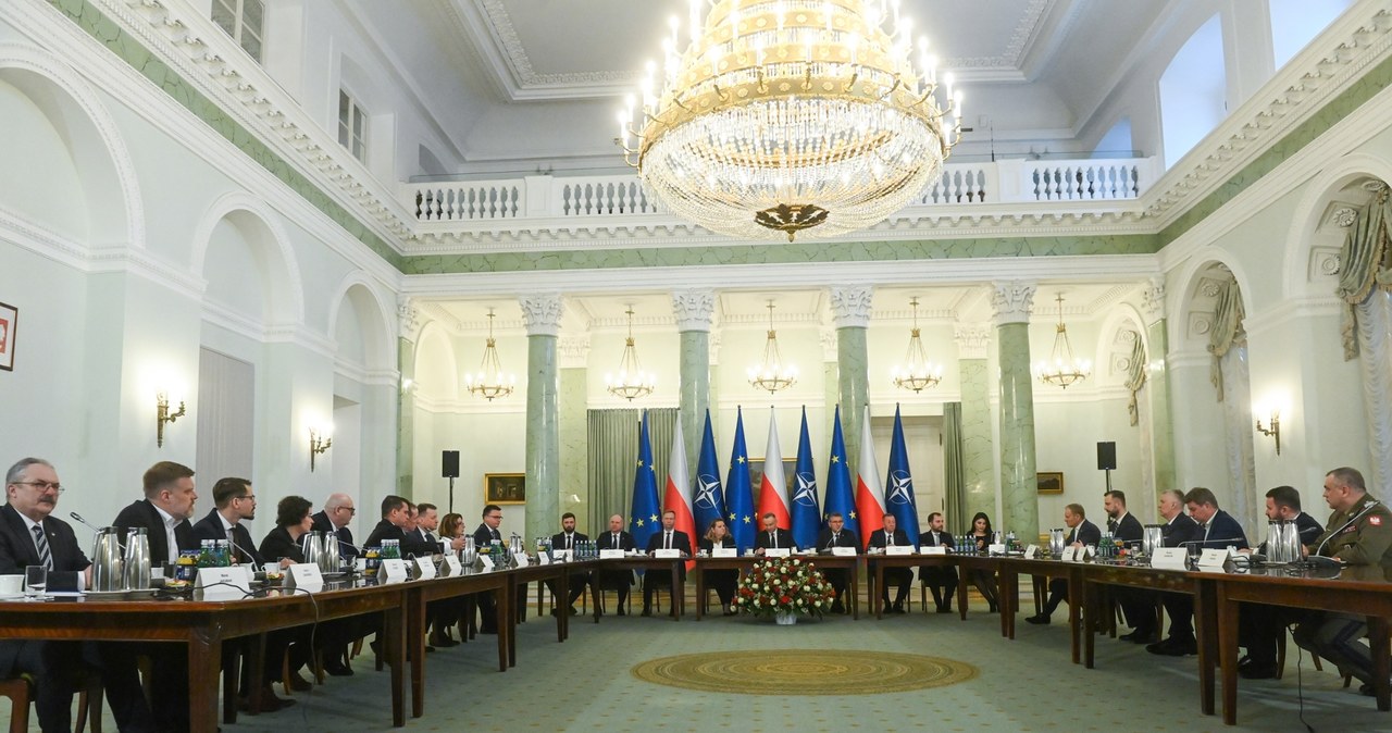 „Szarża” Błaszczaka. RBN zakończona ostrą wymianą zdań z Tuskiem