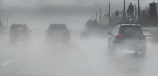 Ostrzeżenie IMGW: Gęste mgły i marznące opady nad Polską