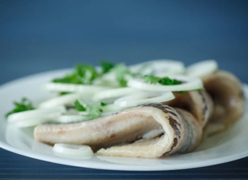 Trzy najlepsze przepisy na śledzika. Zrobisz je w 5 minut