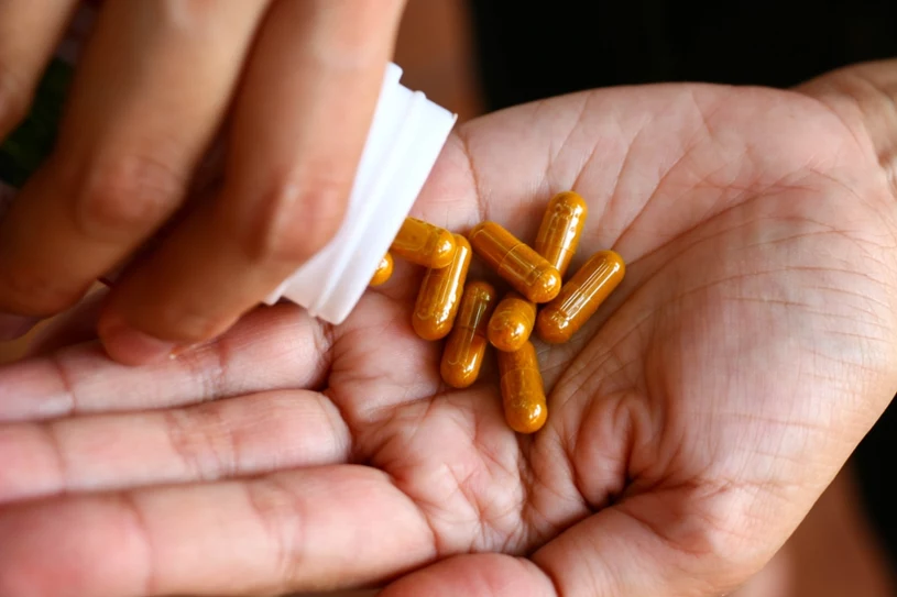 Polacy uwielbiają ten suplement. W Europie zaczynają go wycofywać