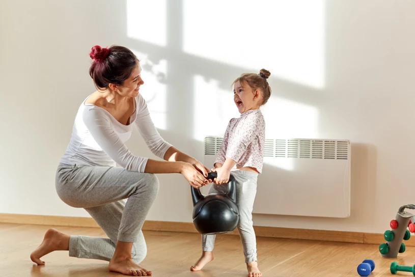 Trening kettlebell dla mam – jak wzmacniać ciało po ciąży?