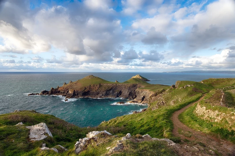 Spektakularne widoki ciągną się kilometrami. Oto najpiękniejsze szlaki w Europie